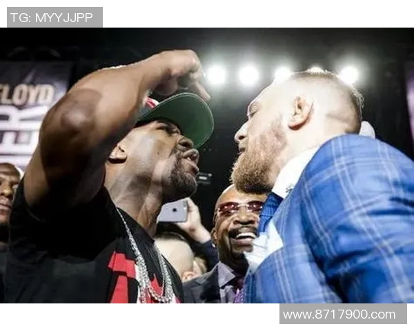 当UFC选手邂逅足球明星他们的运动激情碰撞出怎样的火花 当UFC选手邂逅足球明星他们的运动激情碰撞出怎样的火花